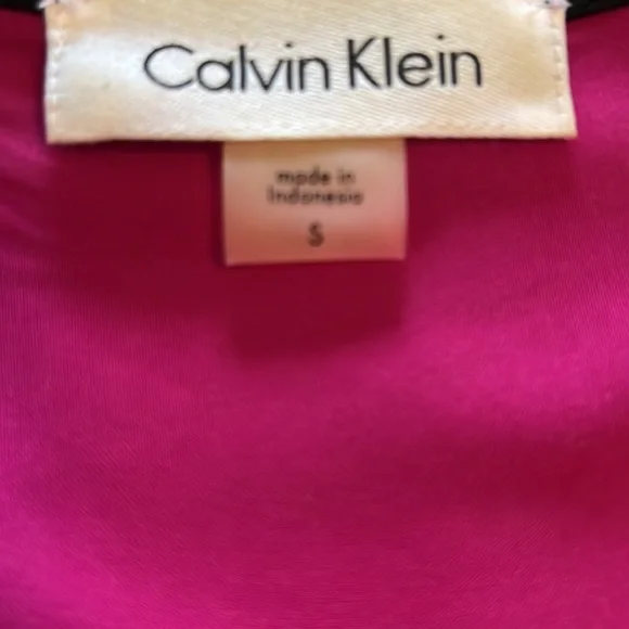 Calvin Klein sleeveless blouse in size small - Picture 3 of 4